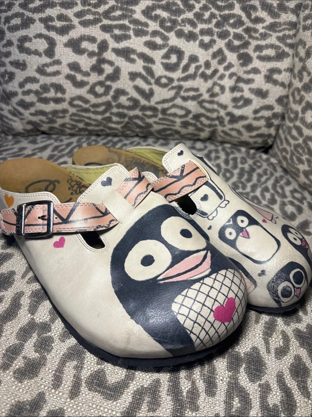 Calceo leather clogs penguin print mismatch cute casual shoes size 41 womens 10 - Picture 2 of 11